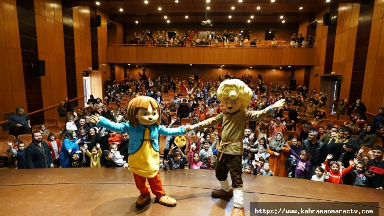 Minikler Maysa ve Bulut Gösterisini Çok Sevdi