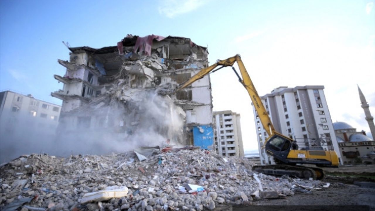 Kahramanmaraş merkezli depremlerde hayatını kaybedenlerin sayısı 49 bin 589'a yükseldi