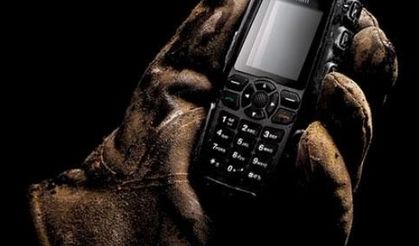 25 Metreden Düşünce Kırılmayan en sağlam telefon